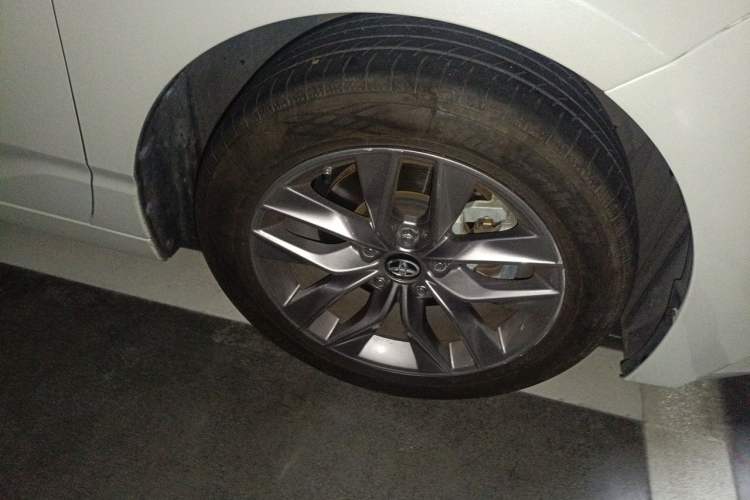 Used Toyota Avalon 2019 2.0L Luxury Edition China VI Standard Right Front Wheel Hub