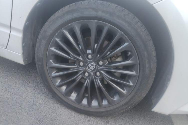 Used Toyota Avalon 2019 2.0L XLE Premium Edition China VI Right Front Wheel Hub