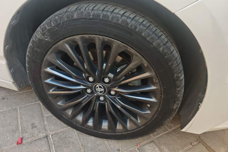 Used Toyota Avalon 2019 2.0L XLE Premium Edition China VI Right Front Wheel Hub