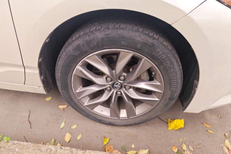 Used Toyota Avalon 2019 2.5L Ambition Version China VI Standard Right Front Wheel Hub