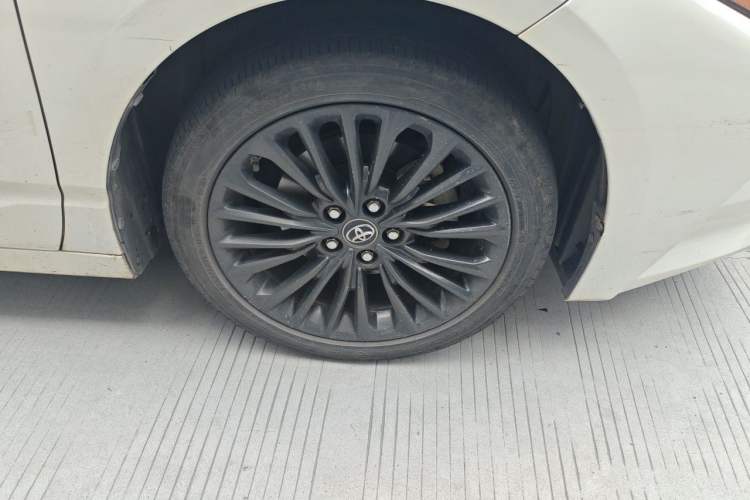 Used Toyota Avalon 2019 2.0L XLE Premium Edition China VI Right Front Wheel Hub
