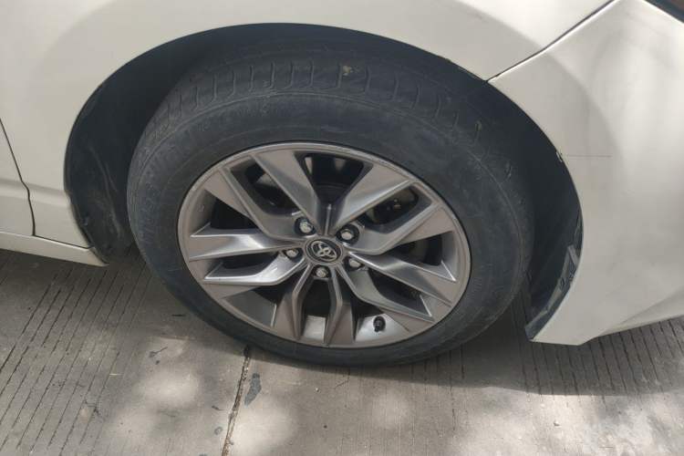 Used Toyota Avalon 2019 2.0L Ambition Edition China VI Right Front Wheel Hub