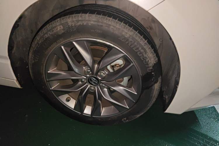 Used Toyota Avalon 2019 2.0L Luxury Edition China VI Standard Right Front Wheel Hub