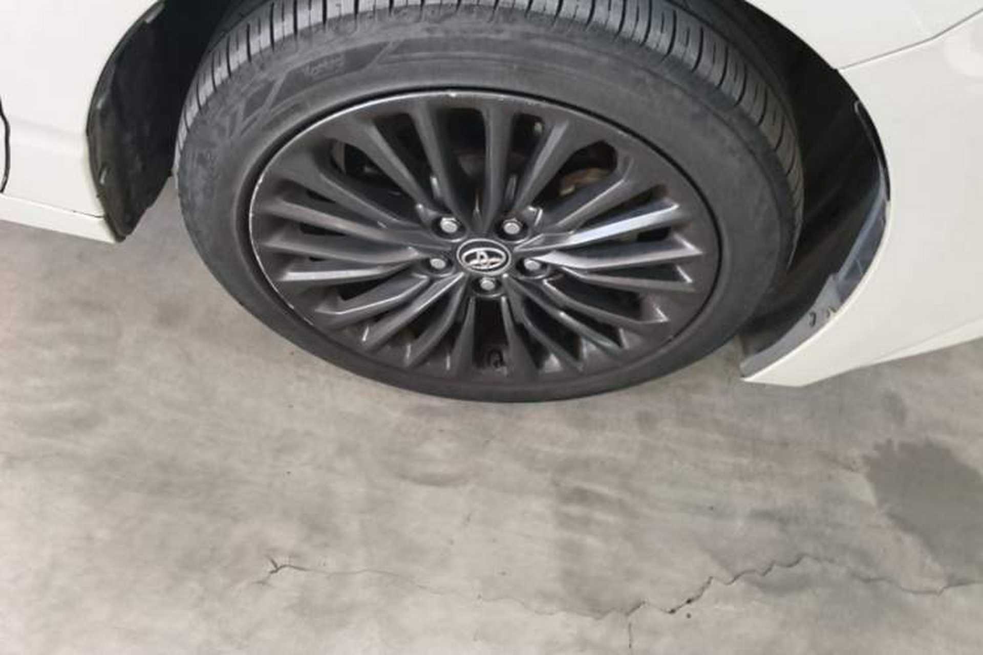 Used Toyota Avalon 2019 2.0L XLE Premium Edition China VI Right Front Wheel Hub