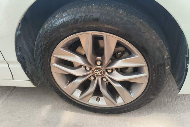 Used Toyota Avalon 2019 2.0L Luxury Edition China VI Standard Right Front Wheel Hub