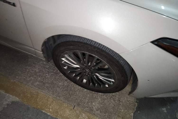 Used Toyota Avalon 2019 Dual-Engine 2.5L Limited Flagship Edition China VI Standard Right Front Wheel Hub