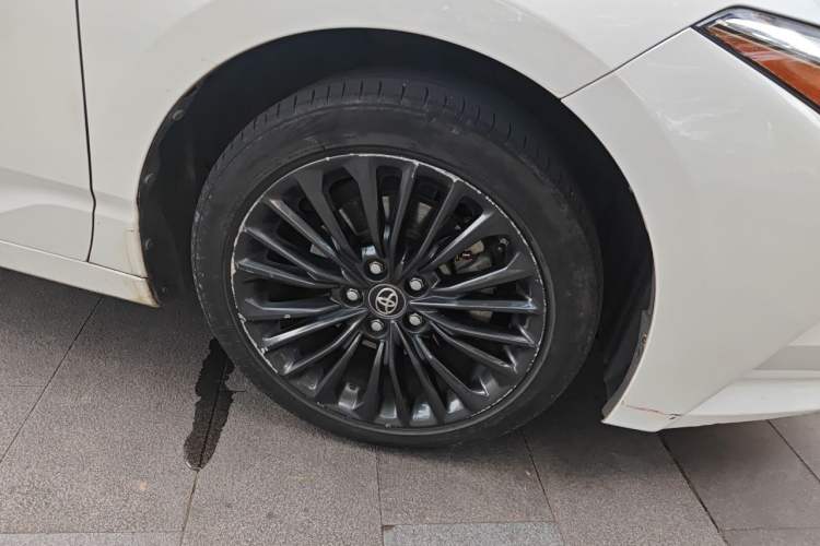 Used Toyota Avalon 2019 2.0L XLE Premium Edition China VI Right Front Wheel Hub
