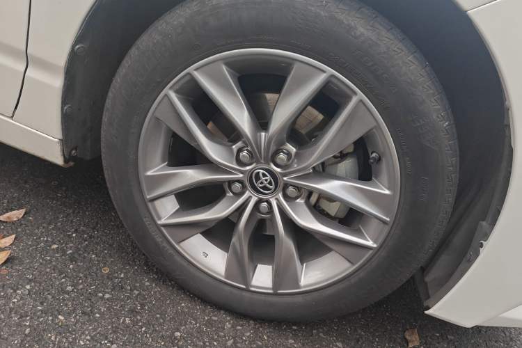 Used Toyota Avalon 2019 Dual-Engine 2.5L Luxury Edition China VI Standard Right Front Wheel Hub