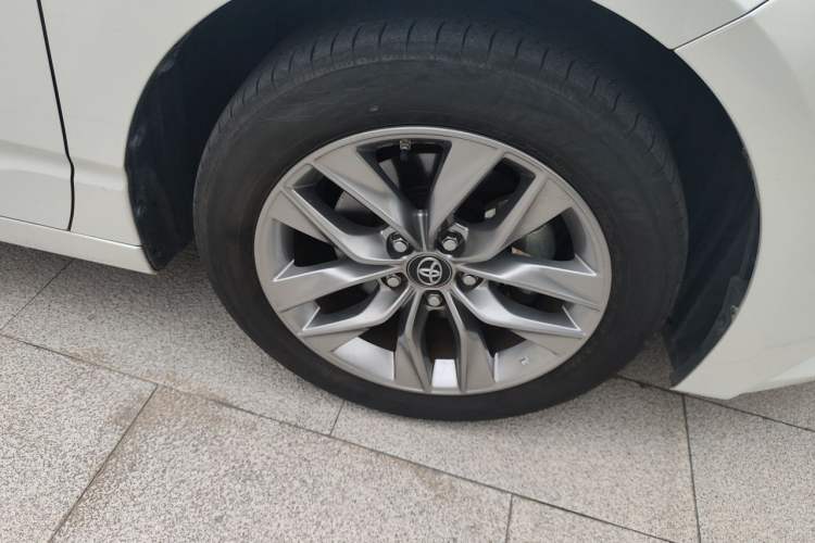 Used Toyota Avalon 2019 2.0L Luxury Edition China VI Standard Right Front Wheel Hub