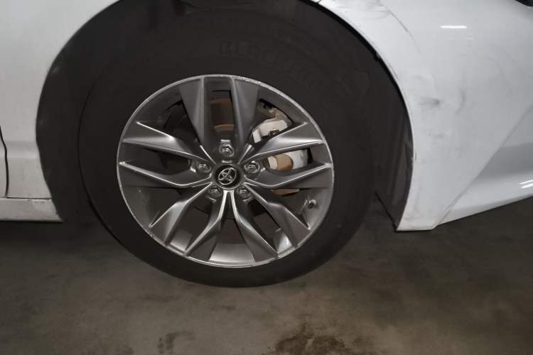 Used Toyota Avalon 2019 2.0L Luxury Edition China VI Standard Right Front Wheel Hub
