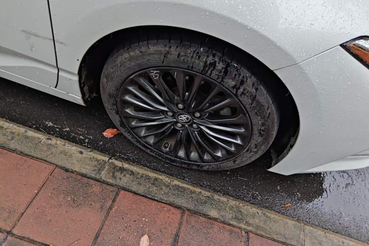 Used Toyota Avalon 2019 2.0L XLE Premium Edition China VI Right Front Wheel Hub