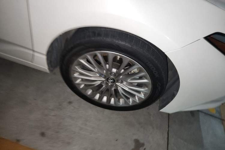 Used Toyota Avalon 2019 Dual-Engine 2.5L Limited Flagship Edition China VI Standard Right Front Wheel Hub