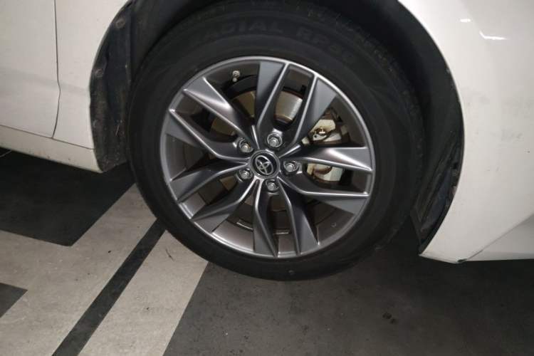 Used Toyota Avalon 2019 2.0L Luxury Edition China VI Standard Right Front Wheel Hub