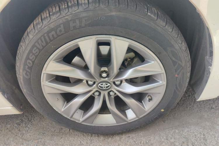 Used Toyota Avalon 2019 2.5L Ambition Version China VI Standard Right Front Wheel Hub