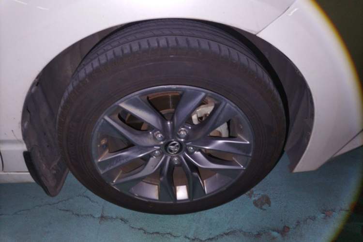 Used Toyota Avalon 2019 Dual-Engine 2.5L Luxury Edition China VI Standard Right Front Wheel Hub