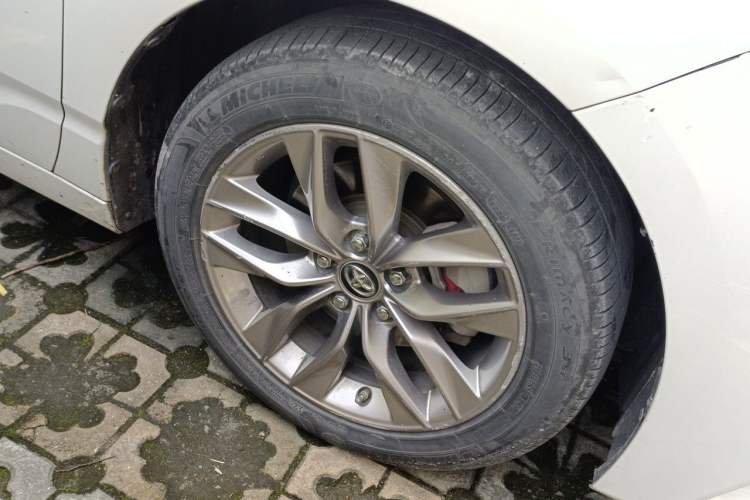 Used Toyota Avalon 2019 Dual-Engine 2.5L Luxury Edition China VI Standard Right Front Wheel Hub