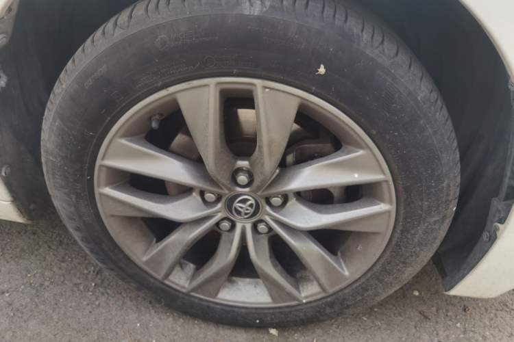 Used Toyota Avalon 2019 2.5L Ambition Version China V Standard Right Front Wheel Hub