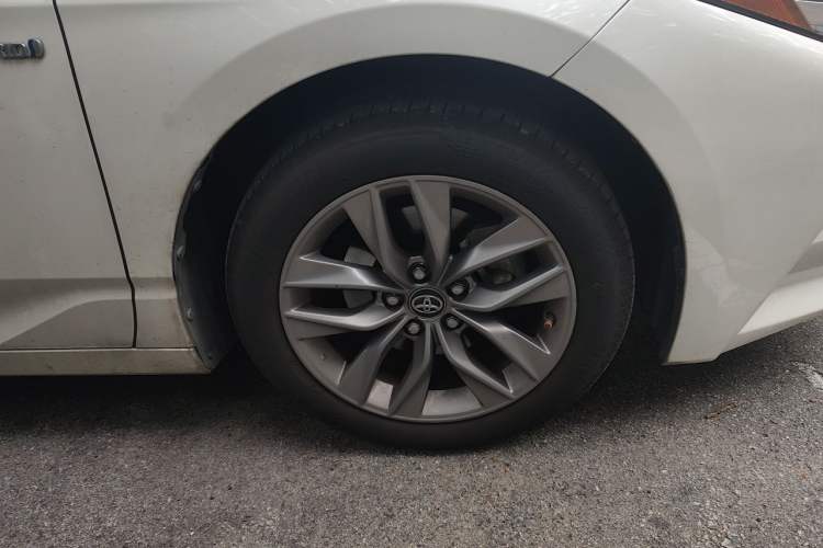 Used Toyota Avalon 2019 Dual-Engine 2.5L Luxury Edition China VI Standard Right Front Wheel Hub