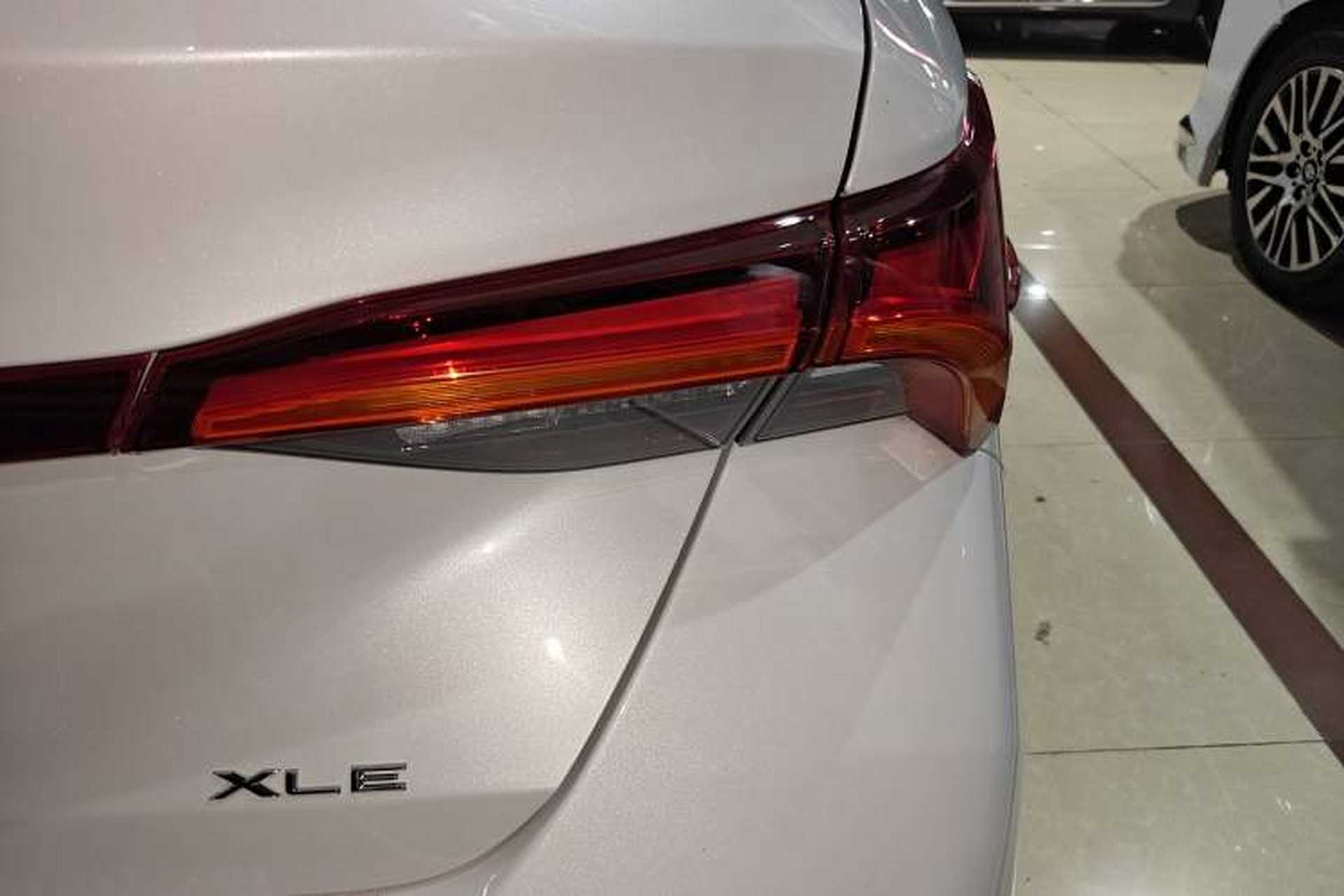 Used Toyota Avalon 2019 2.0L XLE Premium Edition China VI Right Rear Taillight