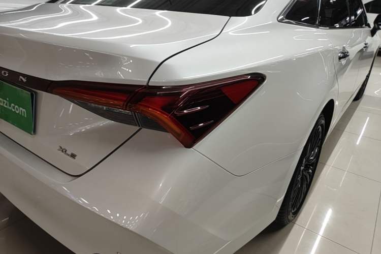 Used Toyota Avalon 2019 2.0L XLE Premium Edition China VI Right Rear Taillight