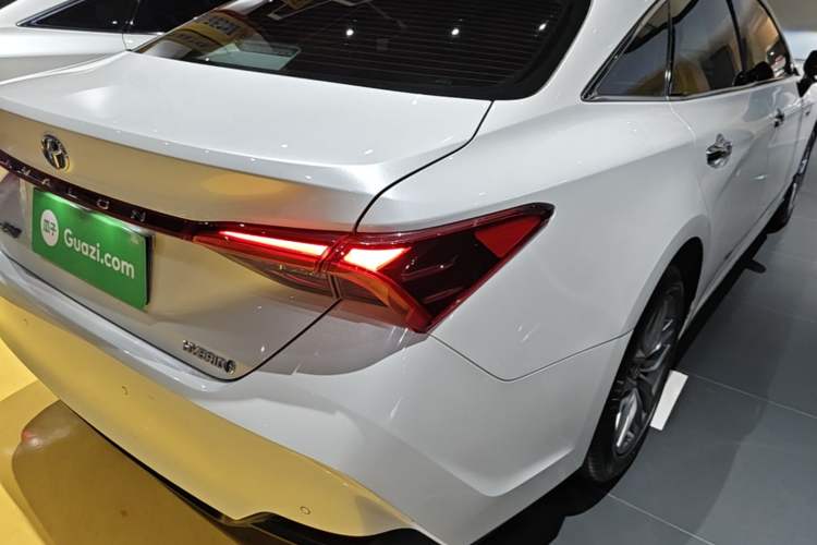 Used Toyota Avalon 2019 Dual-Engine 2.5L Luxury Edition China VI Standard Right Rear Taillight
