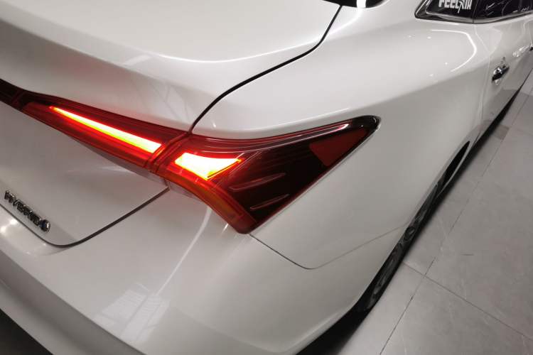 Used Toyota Avalon 2019 Dual-Engine 2.5L Luxury Edition China VI Standard Right Rear Taillight