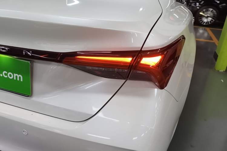 Used Toyota Avalon 2019 2.0L Luxury Edition China VI Standard Right Rear Taillight