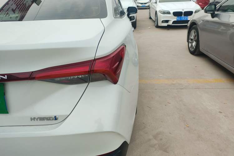 Used Toyota Avalon 2019 Dual-Engine 2.5L Luxury Edition China VI Standard Right Rear Taillight