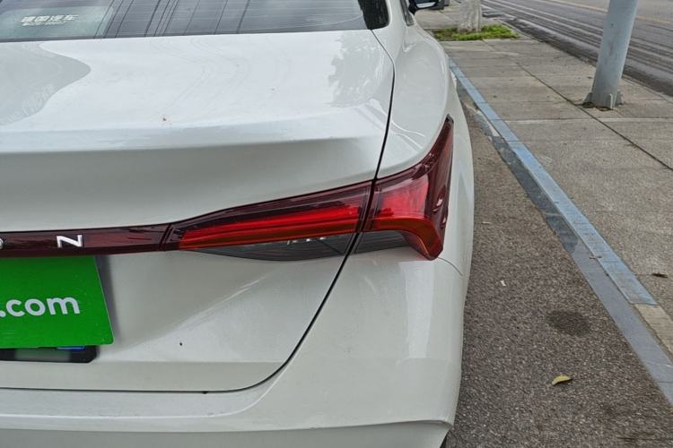 Used Toyota Avalon 2019 2.0L Ambition Edition China VI Right Rear Taillight