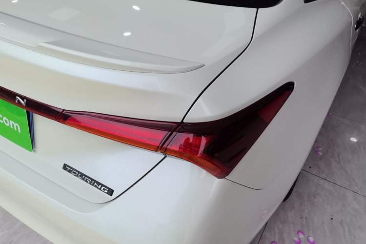 Used Toyota Avalon 2019 2.5L Touring Premium Version China VI Standard Right Rear Taillight