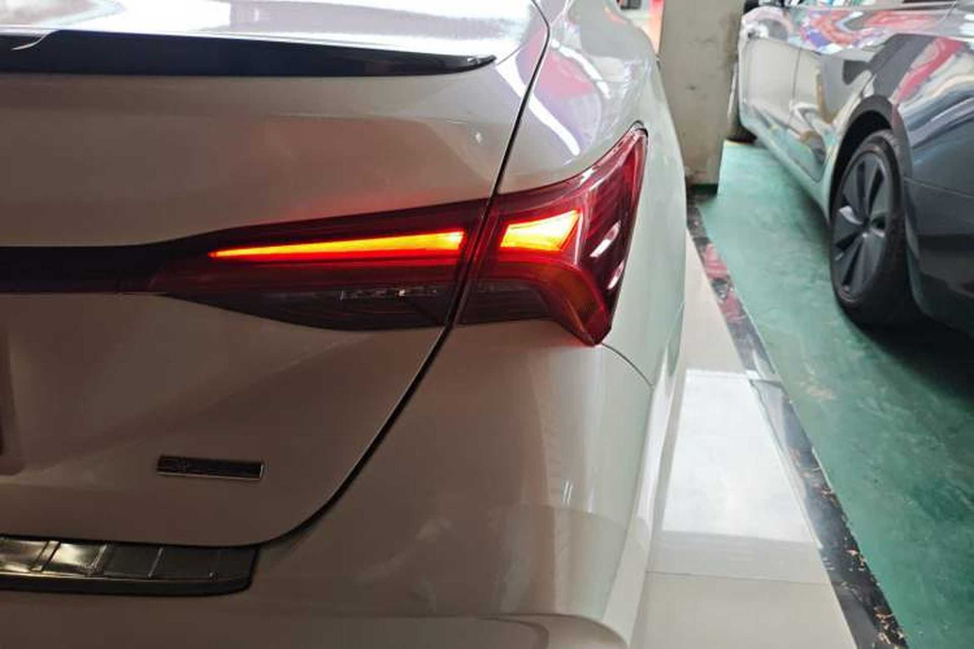 Used Toyota Avalon 2019 2.5L Ambition Version China V Standard Right Rear Taillight