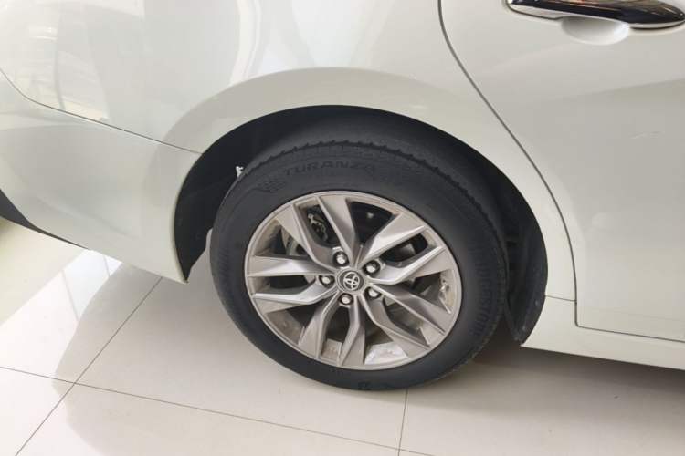 Used Toyota Avalon 2019 Dual-Engine 2.5L Luxury Edition China VI Standard Right Rear Wheel Hub