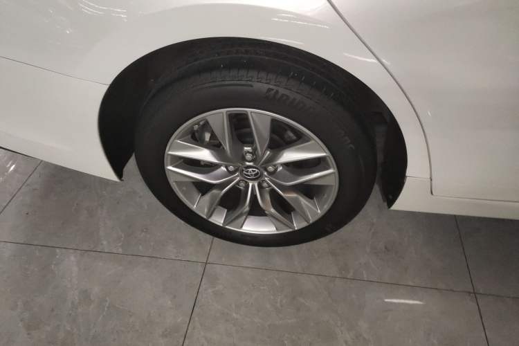 Used Toyota Avalon 2019 2.0L Ambition Edition China VI Right Rear Wheel Hub
