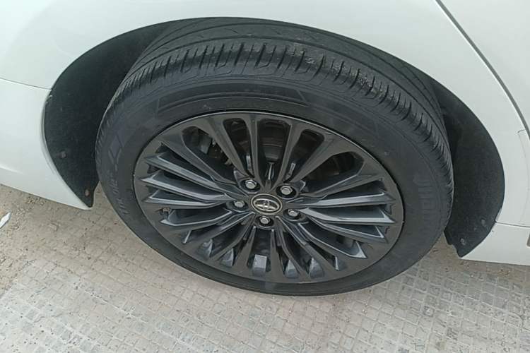 Used Toyota Avalon 2019 2.0L XLE Premium Edition China VI Right Rear Wheel Hub