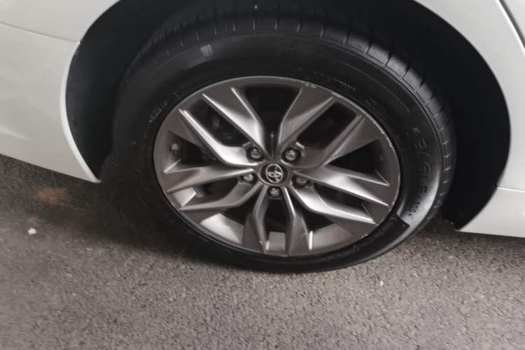 Used Toyota Avalon 2019 2.0L Ambition Edition China VI Right Rear Wheel Hub