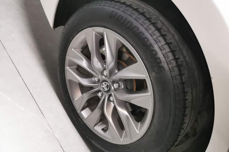 Used Toyota Avalon 2019 Dual-Engine 2.5L Luxury Edition China VI Standard Right Rear Wheel Hub