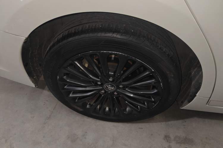 Used Toyota Avalon 2019 2.0L XLE Premium Edition China VI Right Rear Wheel Hub