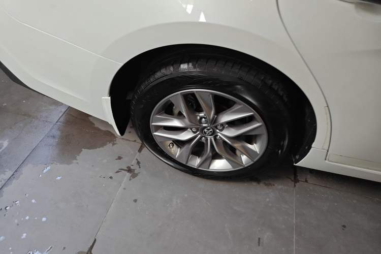 Used Toyota Avalon 2019 2.0L Luxury Edition China VI Standard Right Rear Wheel Hub