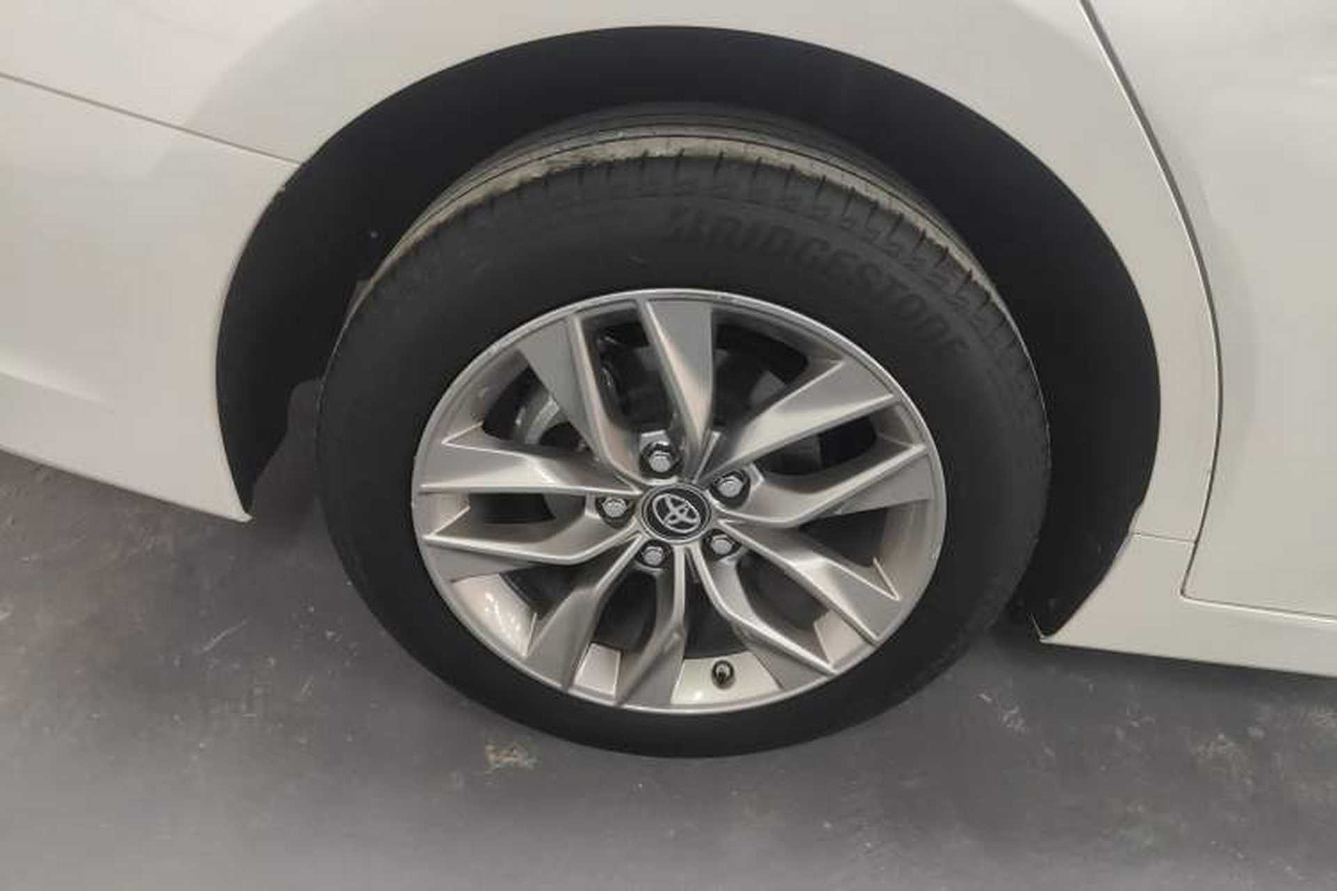 Used Toyota Avalon 2019 2.0L Ambition Edition China VI Right Rear Wheel Hub