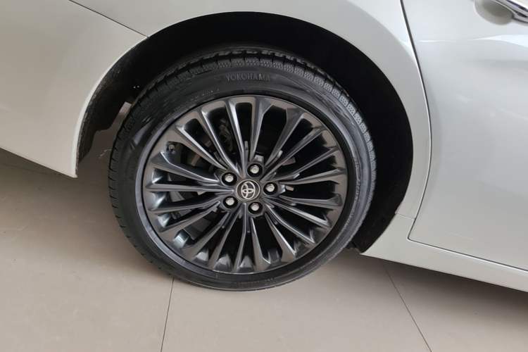 Used Toyota Avalon 2019 2.5L Touring Premium Version China VI Standard Right Rear Wheel Hub