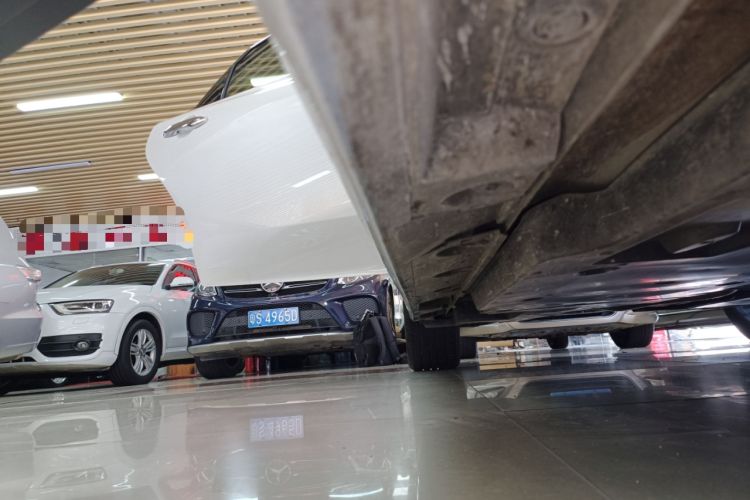 Used Toyota Avalon 2019 2.0L XLE Premium Edition China VI Right Side Sill