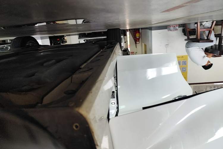Used Toyota Avalon 2019 Dual-Engine 2.5L Luxury Edition China VI Standard Right Side Sill