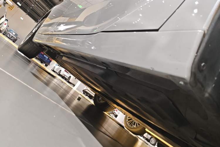 Used Toyota Avalon 2019 Dual-Engine 2.5L Luxury Edition China VI Standard Right Side Sill