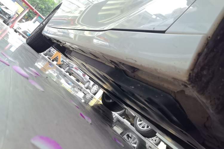 Used Toyota Avalon 2019 2.5L Touring Premium Version China VI Standard Right Side Sill