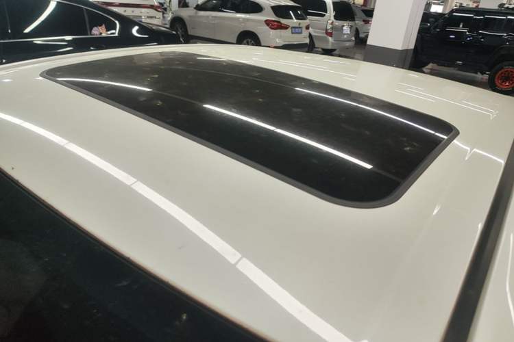 Used Toyota Avalon 2019 Dual-Engine 2.5L Luxury Edition China VI Standard Roof