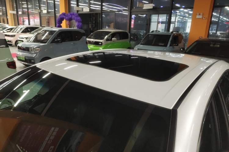 Used Toyota Avalon 2019 2.0L Ambition Edition China VI Roof