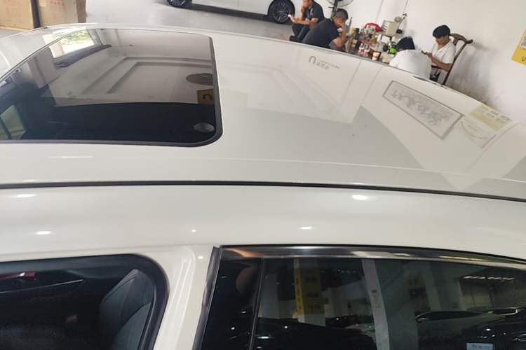Used Toyota Avalon 2019 Dual-Engine 2.5L Luxury Edition China VI Standard Roof