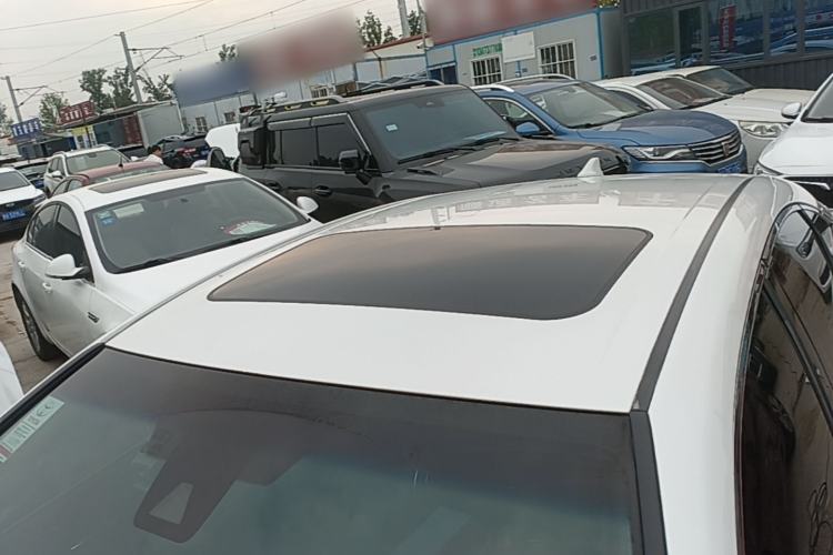 Used Toyota Avalon 2019 2.0L XLE Premium Edition China VI Roof