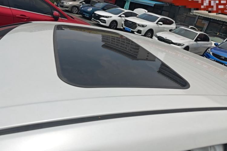 Used Toyota Avalon 2019 Dual-Engine 2.5L Luxury Edition China VI Standard Roof