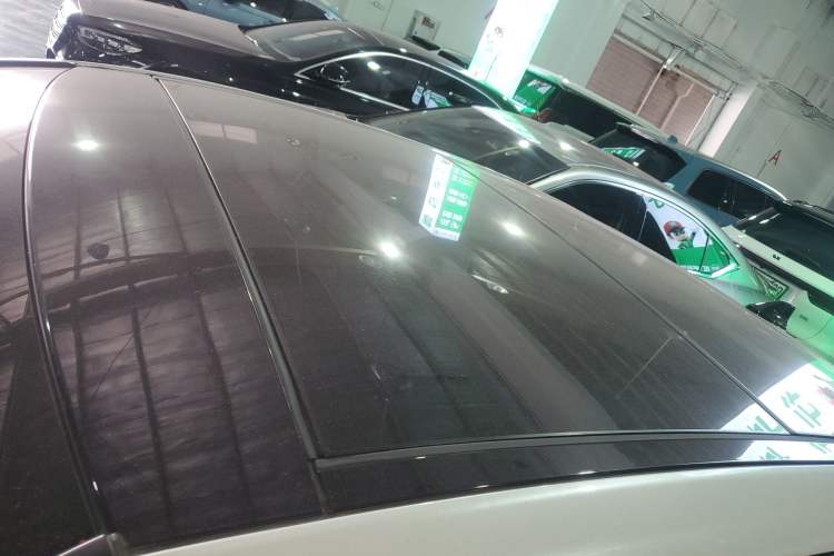 Used Toyota Avalon 2019 Dual-Engine 2.5L XLE Prestige Version China VI Standard Roof